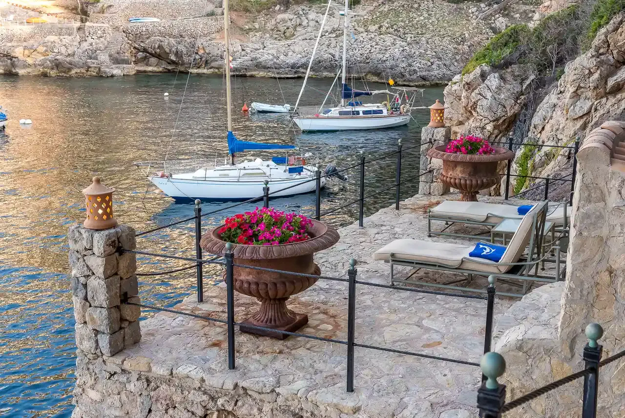 The Yellow Castle: Iconic Luxury Villa, Puerto de Andratx – view 14