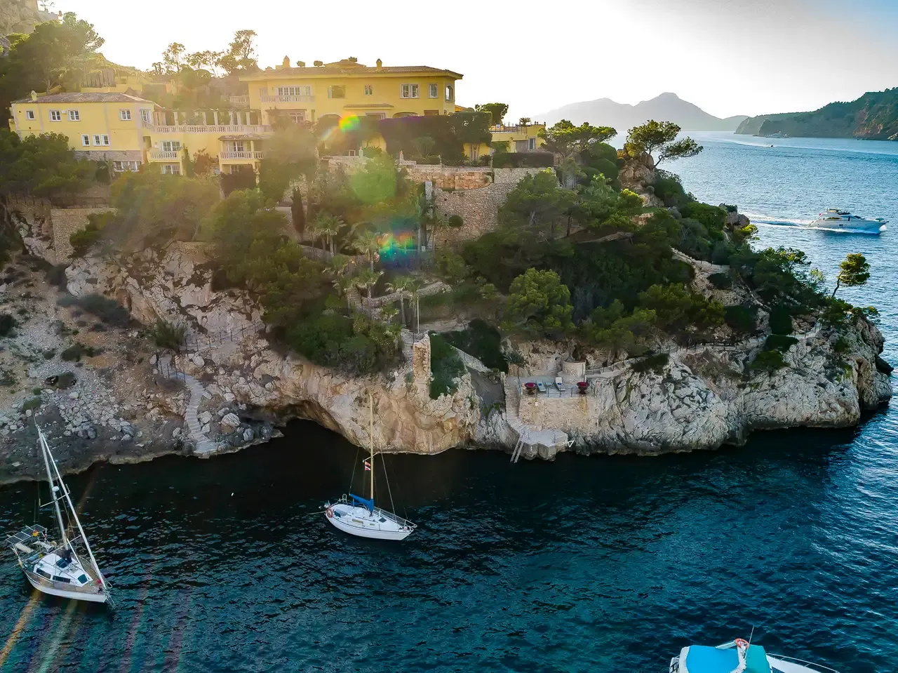 The Yellow Castle: Iconic Luxury Villa, Puerto de Andratx – view 17
