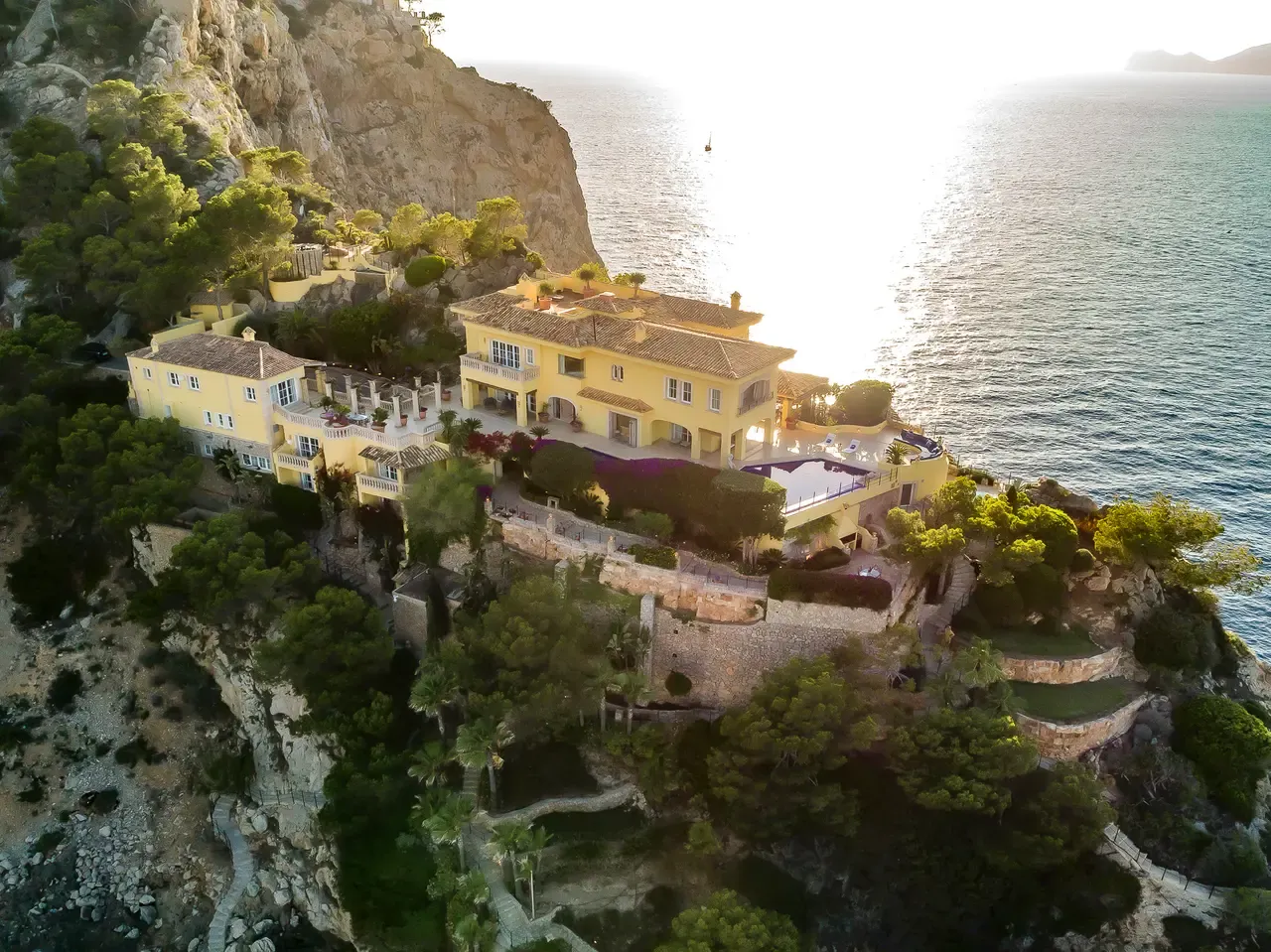 The Yellow Castle: Iconic Luxury Villa, Puerto de Andratx – view 57