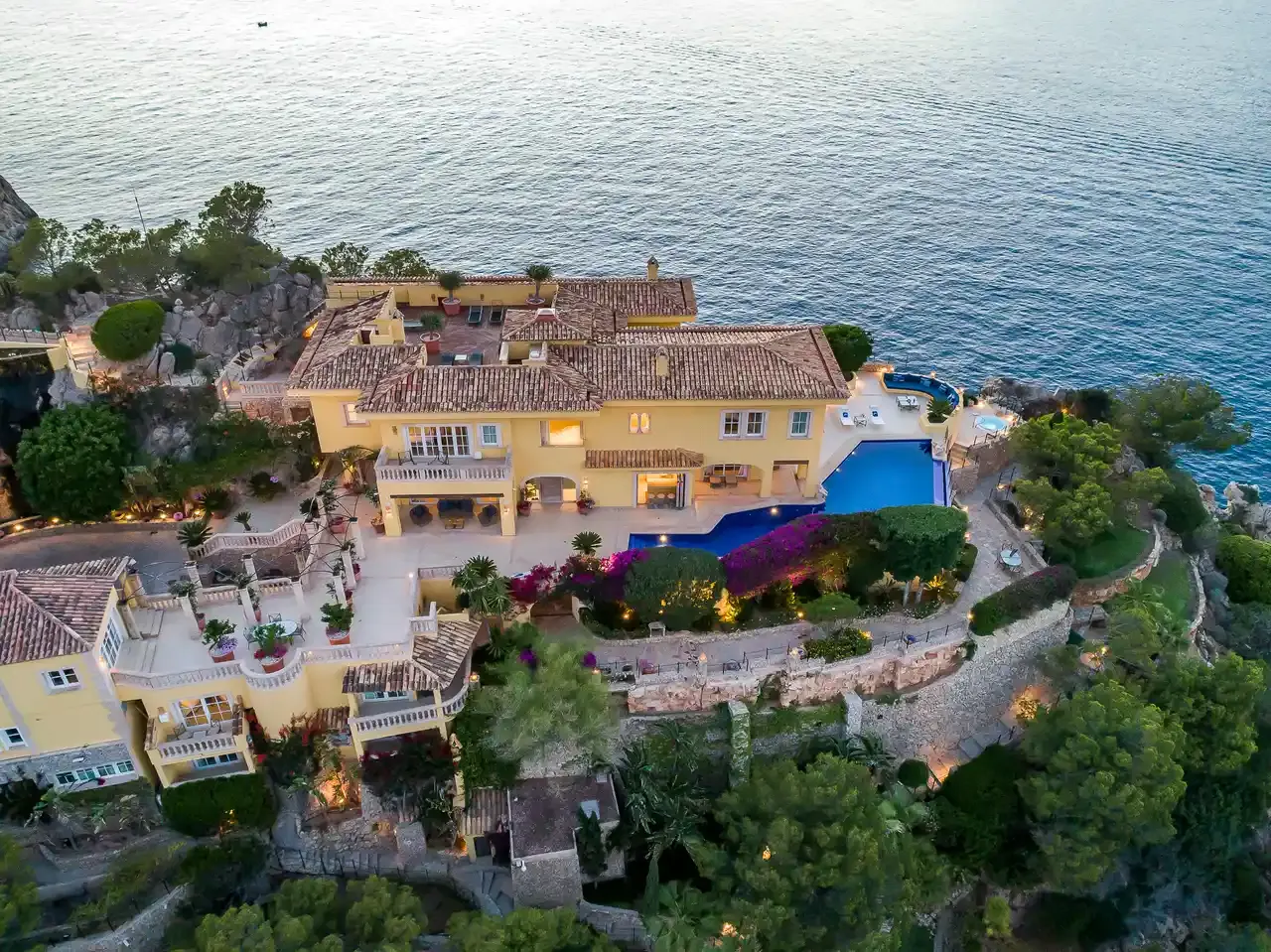 The Yellow Castle: Iconic Luxury Villa, Puerto de Andratx – view 56