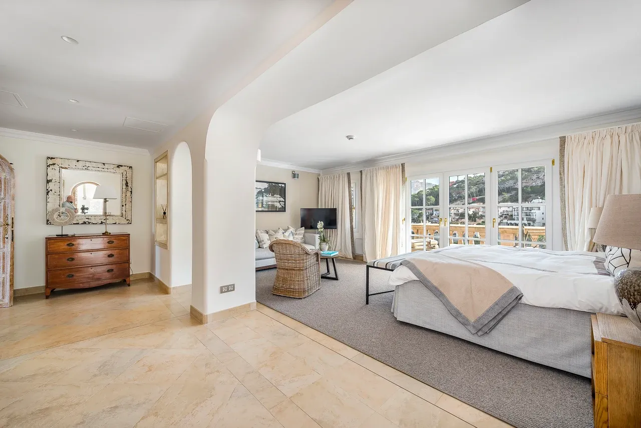The Yellow Castle: Iconic Luxury Villa, Puerto de Andratx – view 41