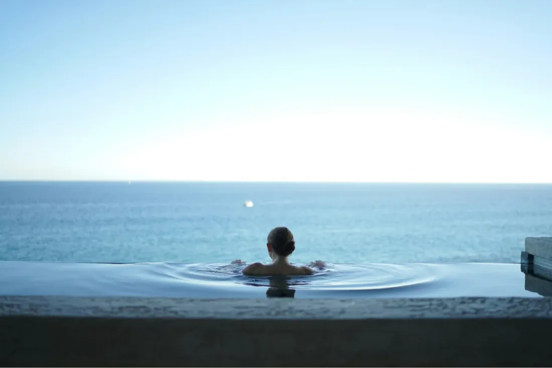 infinity pool luxury villa concierge service
