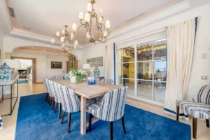 Blick ins Esszimmer